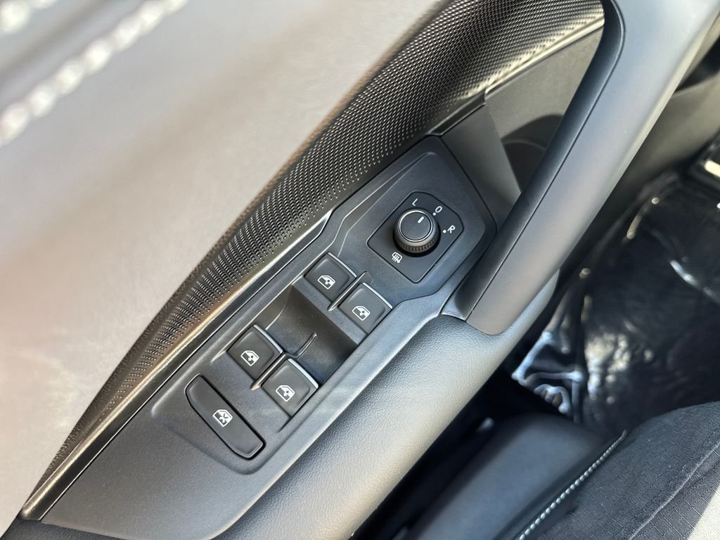 New 2026 Platinum Gray Metallic Volkswagen SE R-Line Black image 9