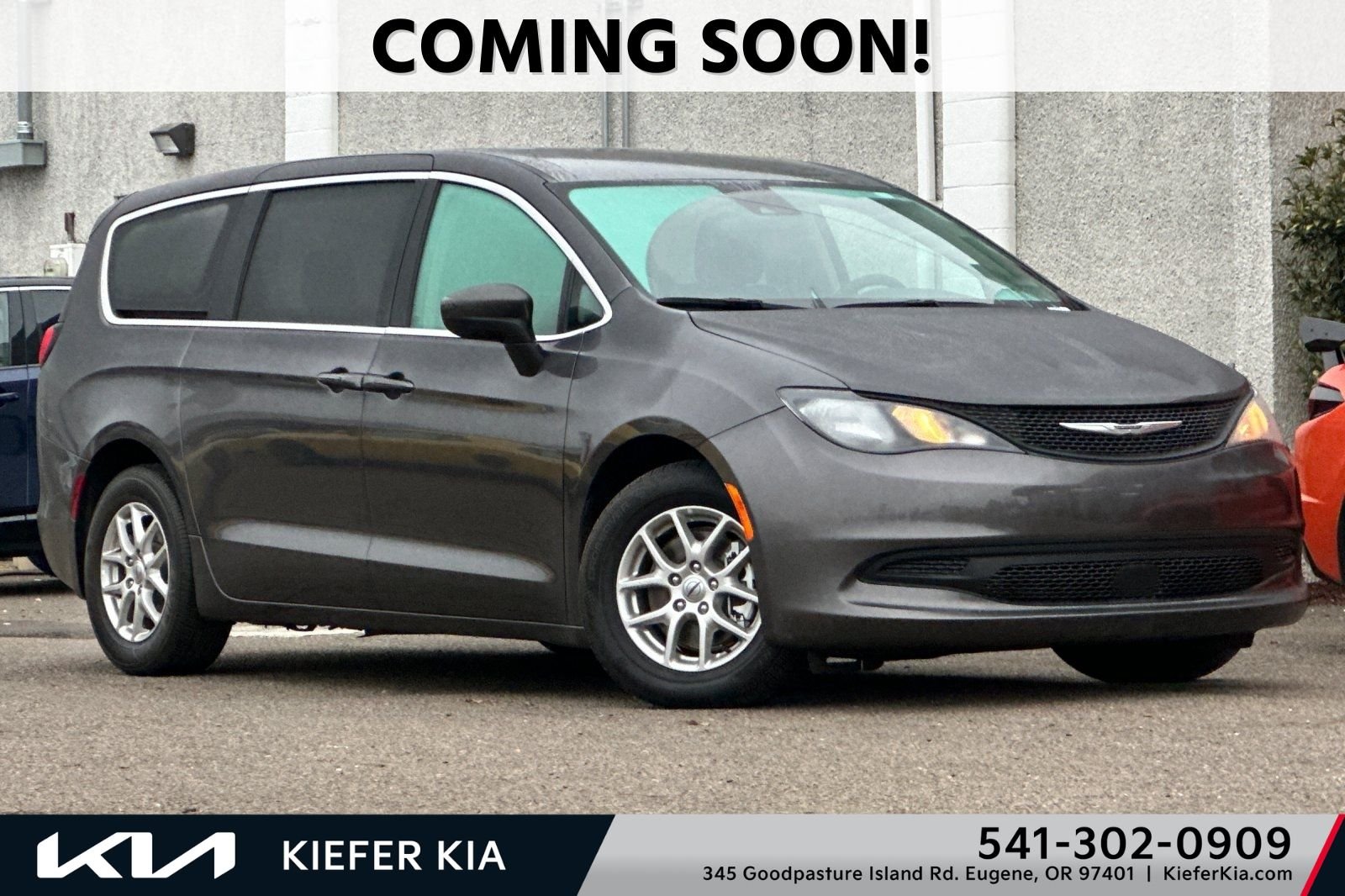 2023 Chrysler Voyager LX's photo