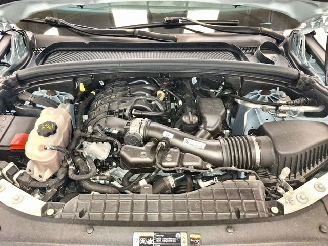 Used 2024 White Jeep Altitude image 24