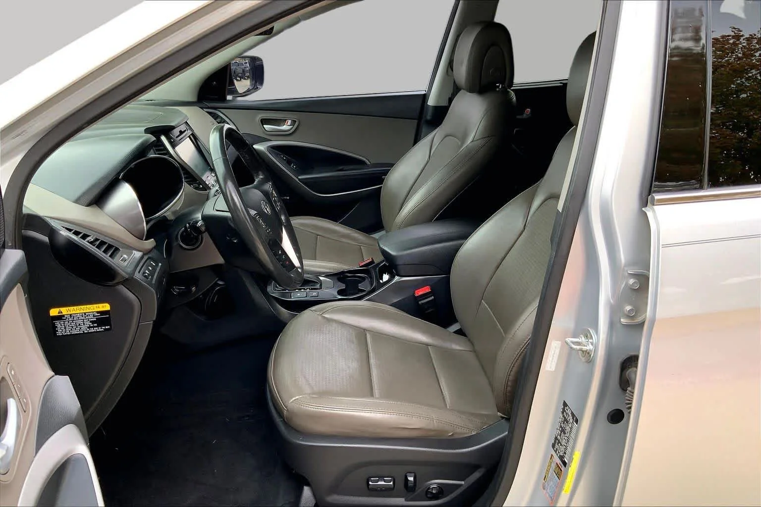 Used 2016 Sparkling Silver Hyundai  image 8