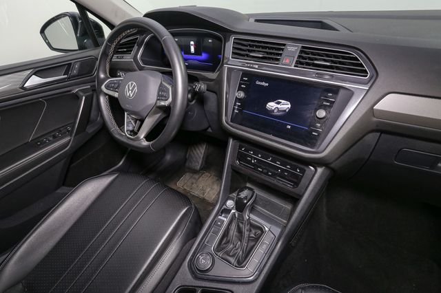 Used 2024  Volkswagen 2.0T SE image 18