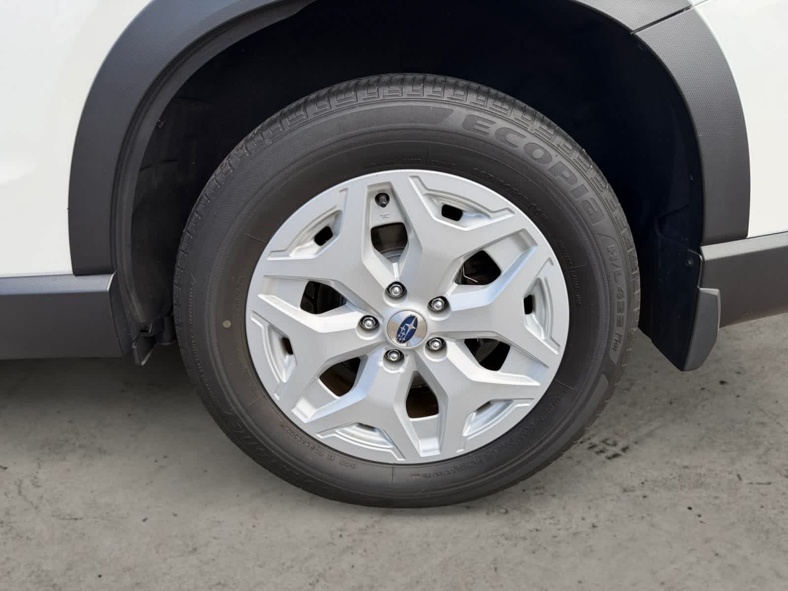 Used 2023 Crystal White Pearl Subaru  image 13