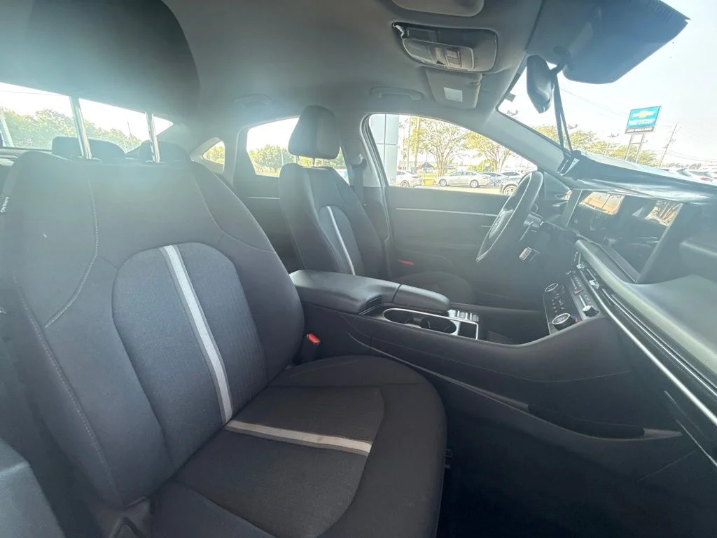 Used 2025 Blue Hyundai SEL image 34