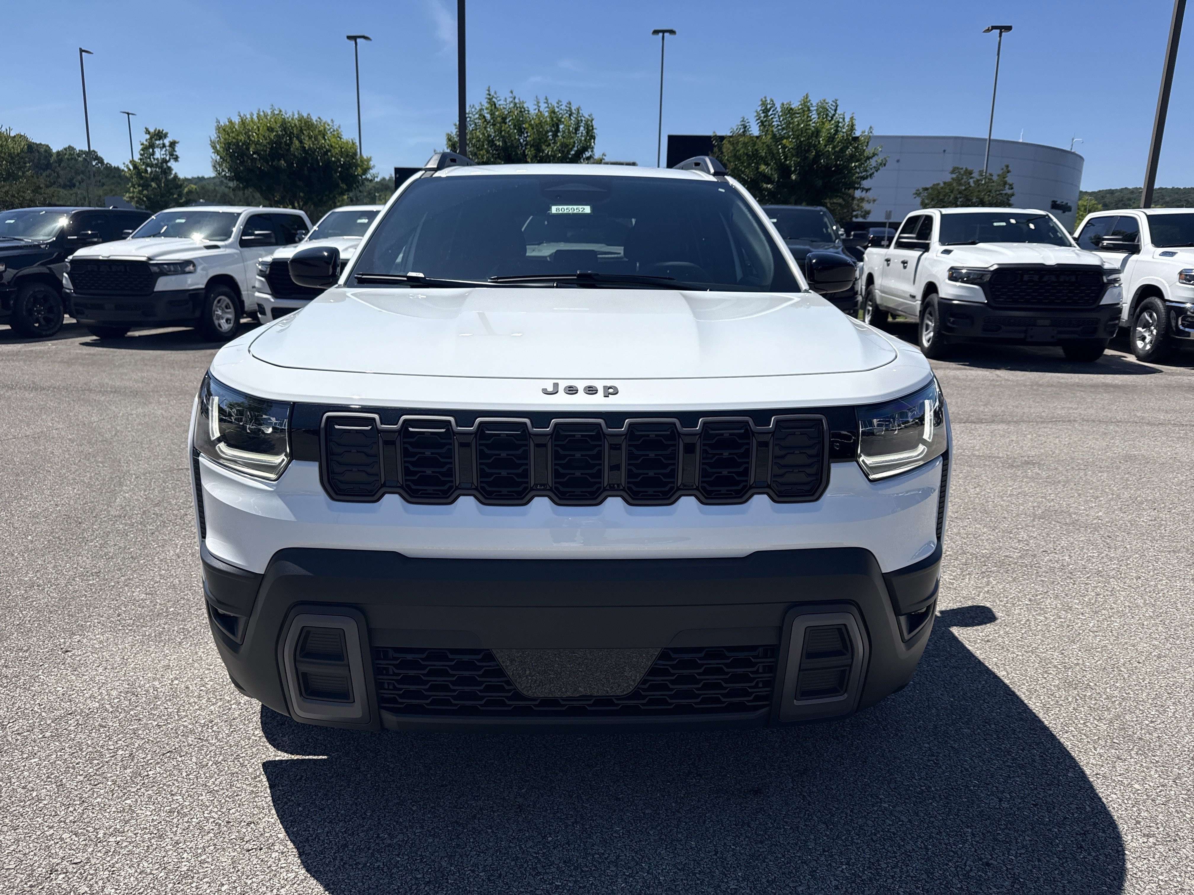 New 2026 Bright White Clear-Coat Exterior Paint Jeep Laredo image 2