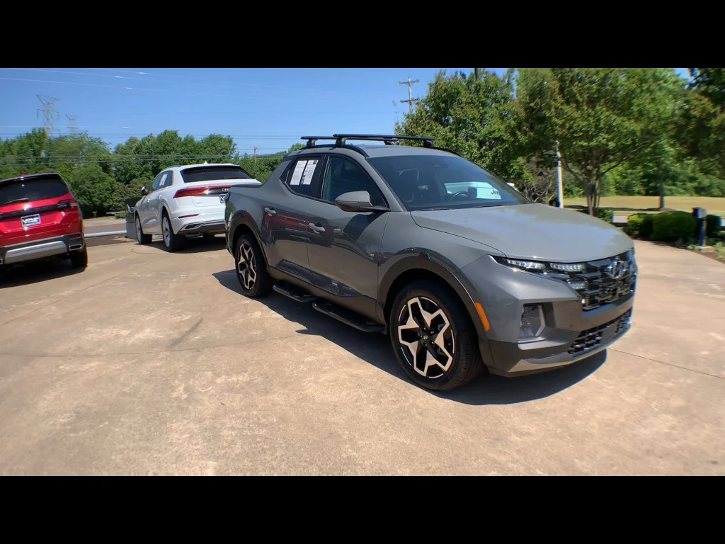 Used 2022 Hampton Gray Hyundai Limited image 2