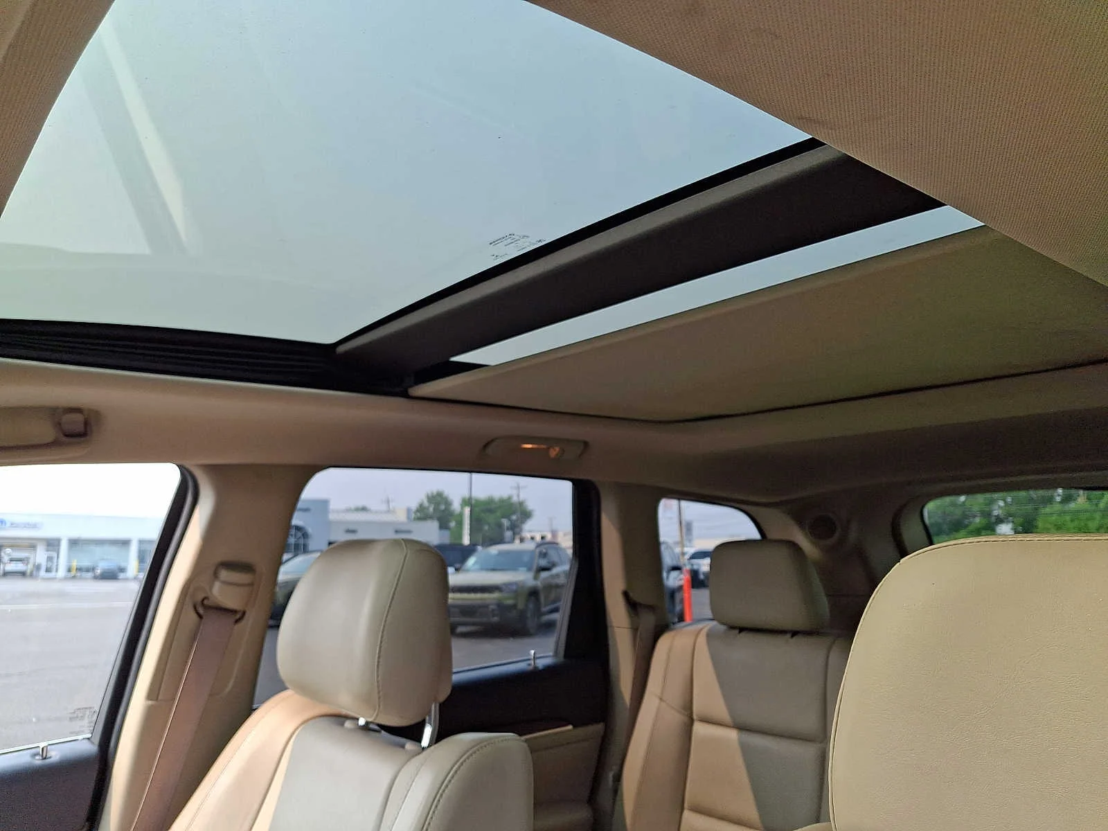Used 2014 Cashmere Pearlcoat Jeep Limited image 14
