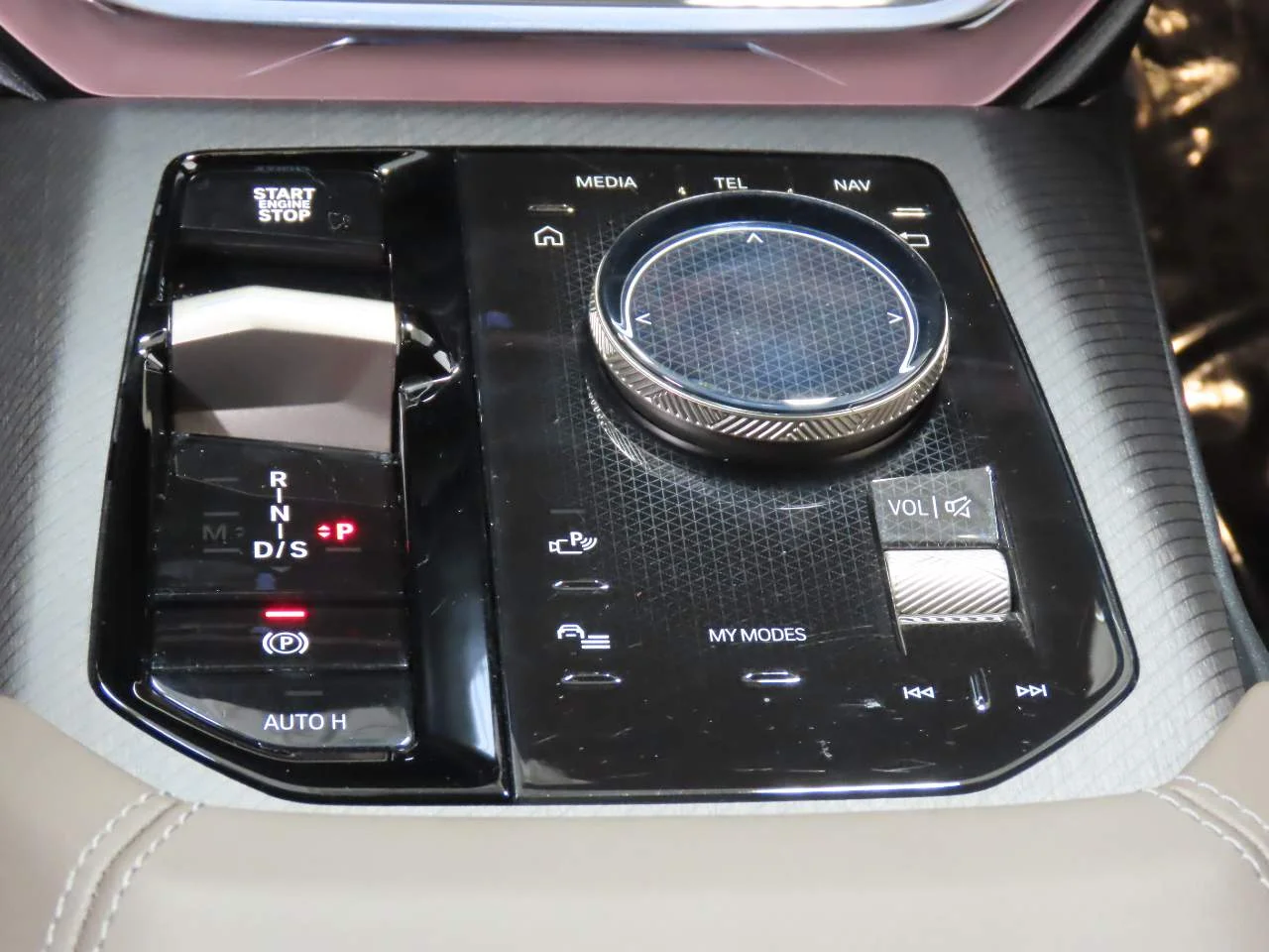 Used 2025 Alpine White BMW 30 xDrive image 11
