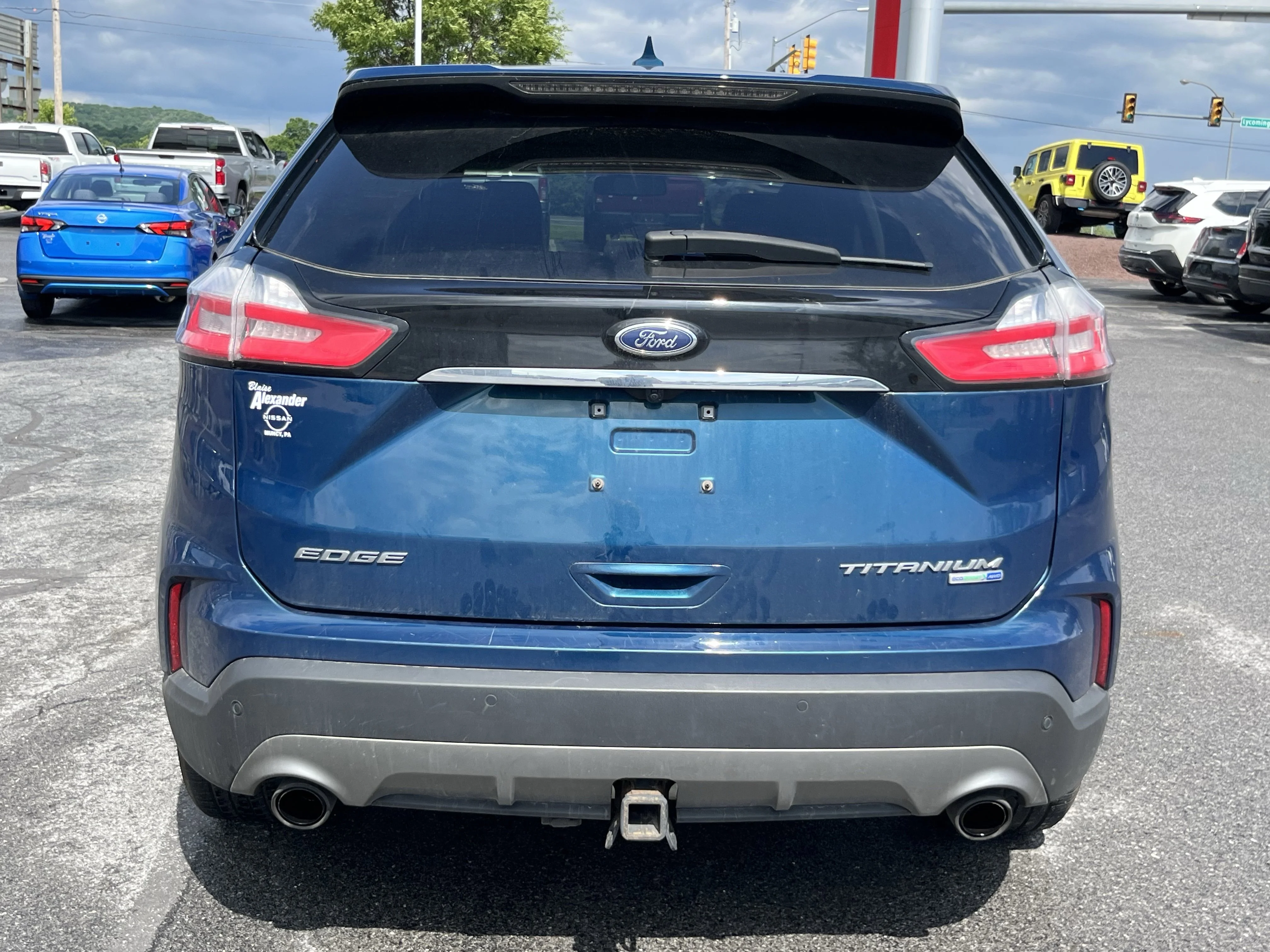 Used 2020 Green Metallic Ford Titanium image 6