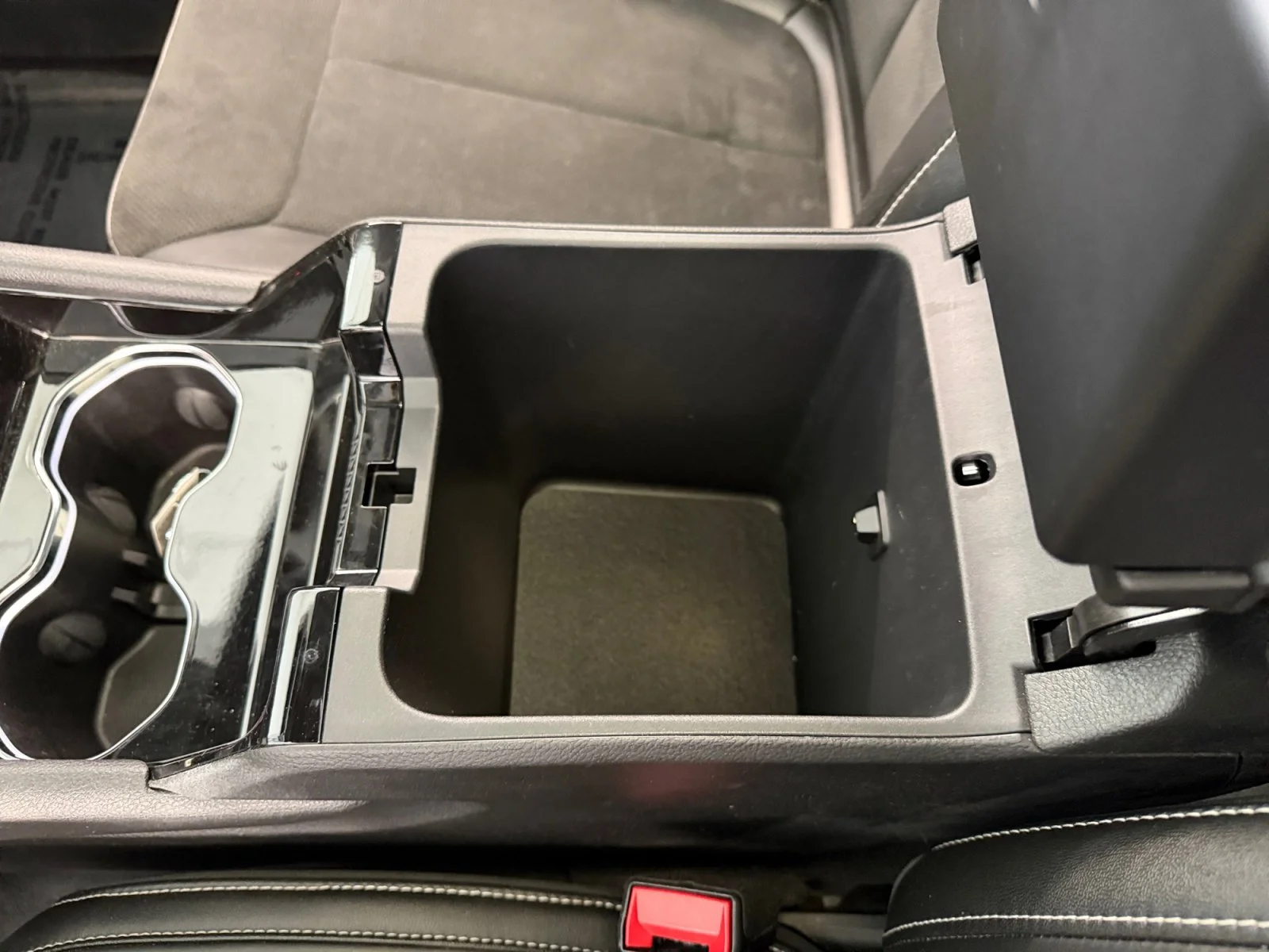 Used 2023 Bright White Clearcoat Jeep Altitude image 18