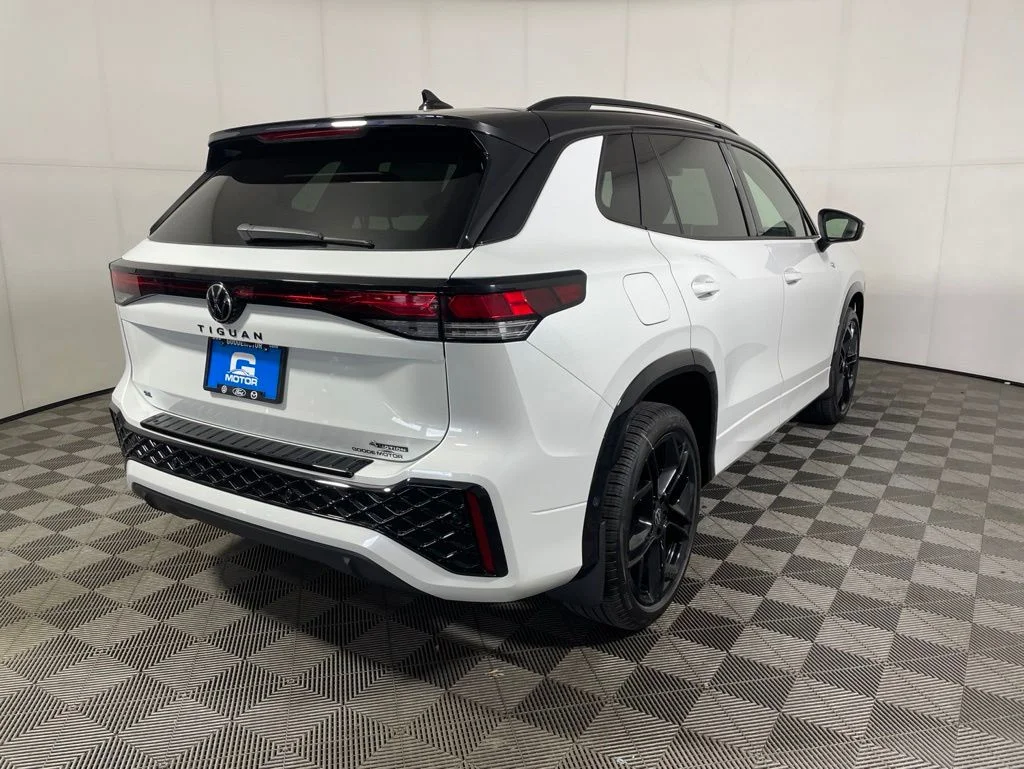 New 2026 White/off-white Volkswagen 2.0T SE R-Line Black image 5