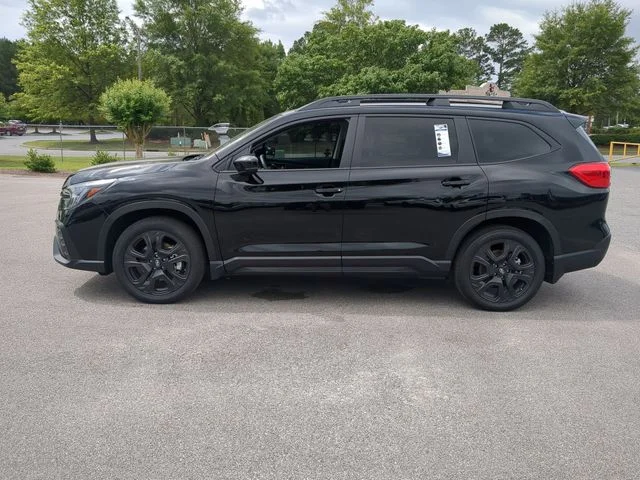 Used 2025 Black Subaru Onyx Edition Touring image 6