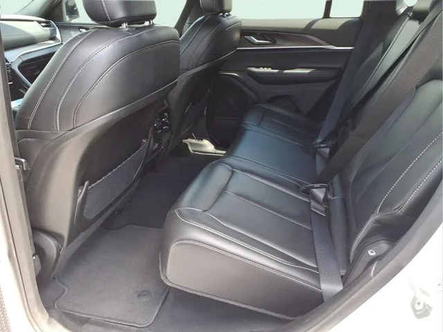 Used 2025 White Jeep Limited image 17