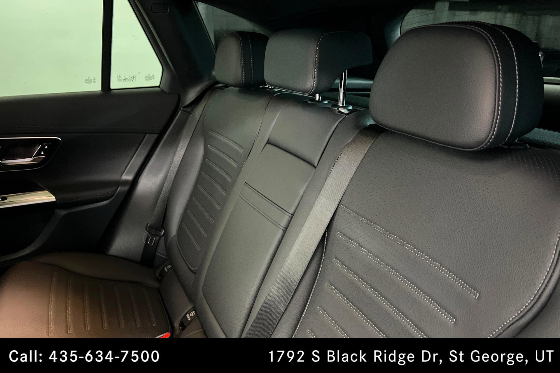 Certified Used 2026 MANUFAKTUR Alpine Grey Mercedes-Benz GLC 300 image 21