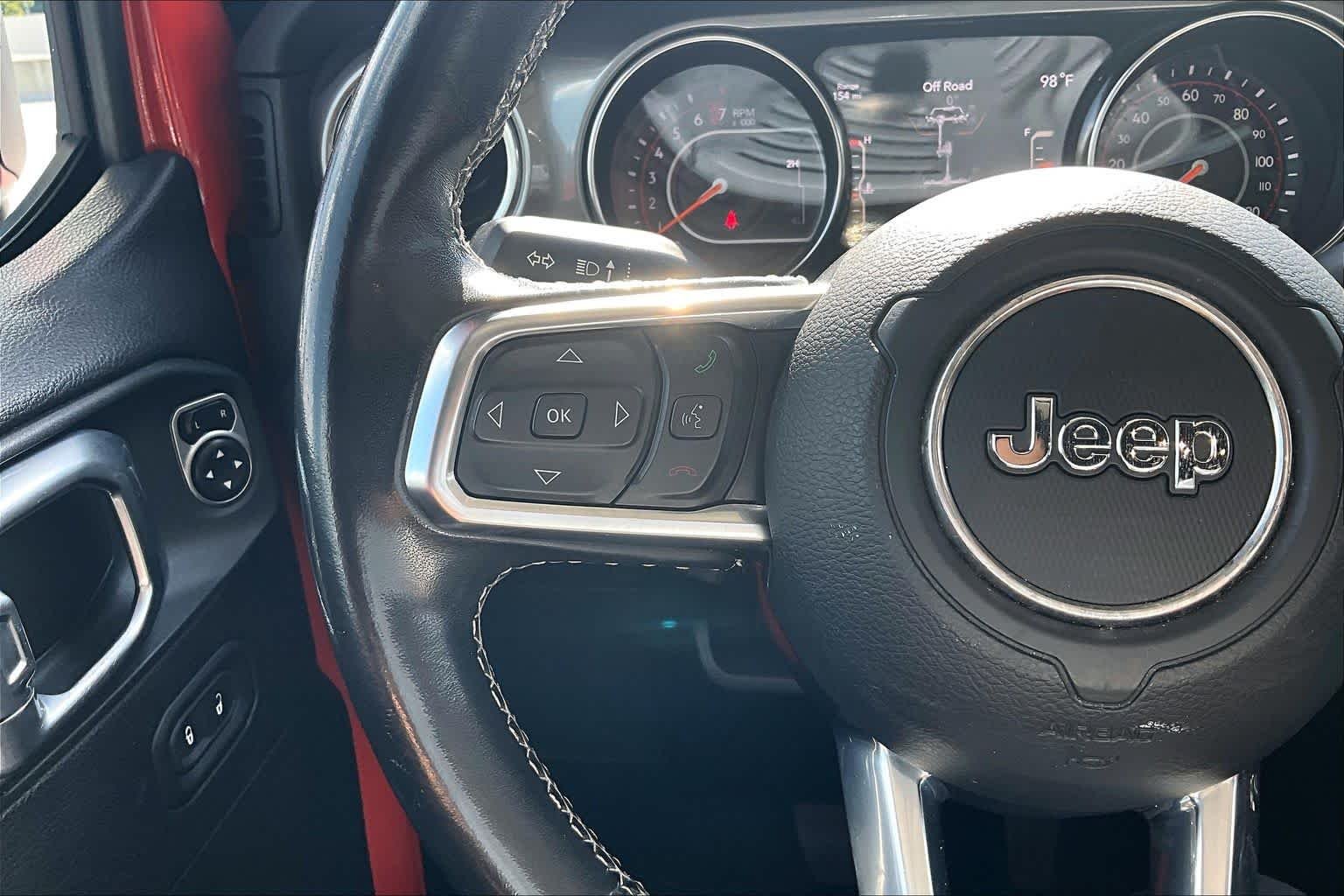 Used 2019 Punkn Metallic Clear Coat Jeep Sahara image 23