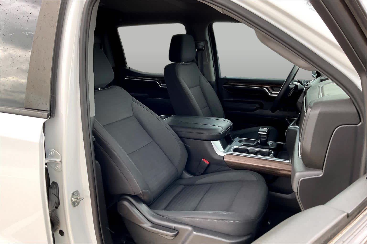 Used 2023 Summit White Chevrolet LT image 9