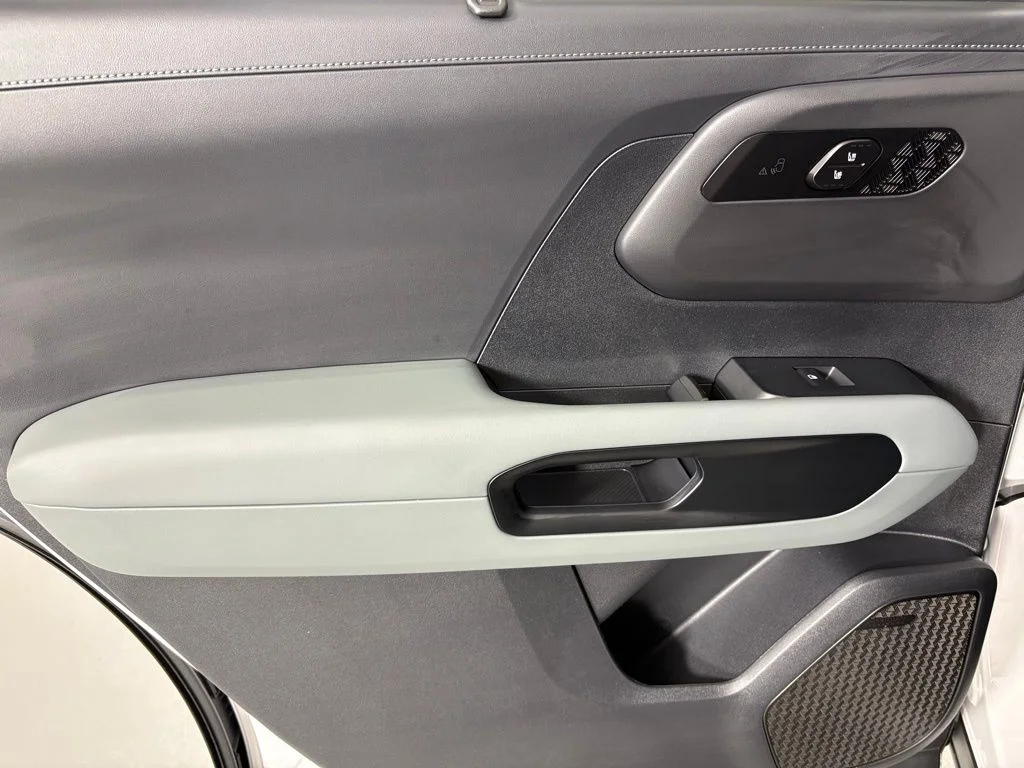 New 2027 Glacial White Pearl Kia X-Line SX Prestige image 39