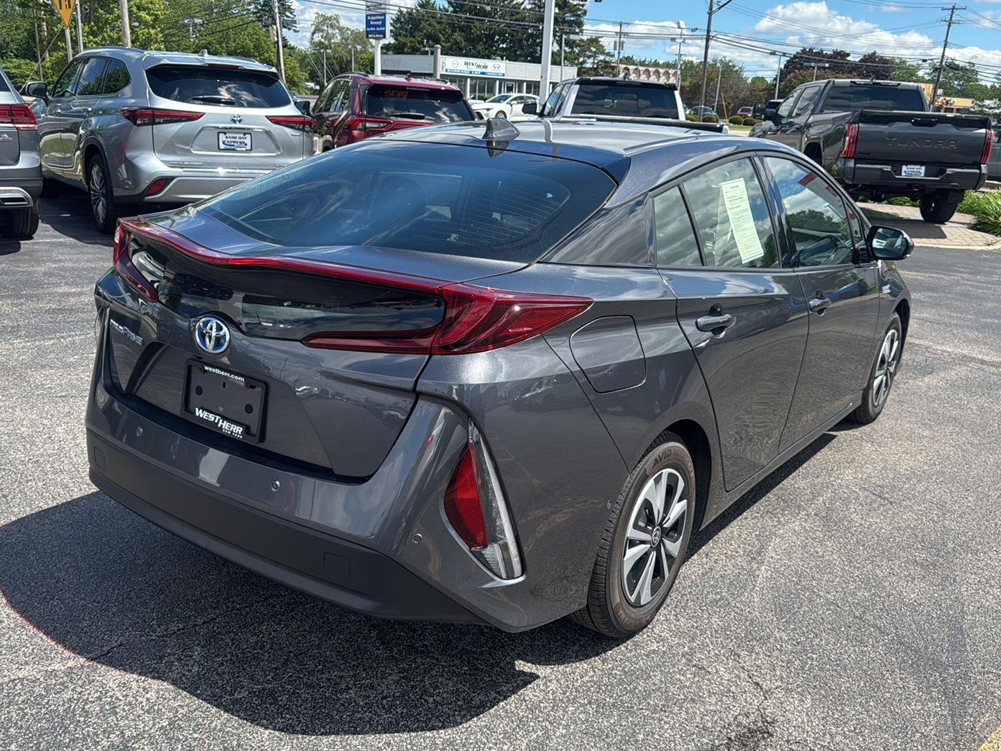 Used 2017 Magnetic Gray Metallic Toyota Advanced image 6