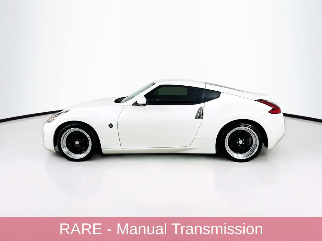 Used 2020 White Nissan Base image 4
