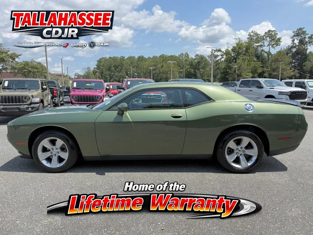 Used 2023 Green Dodge SXT image 6