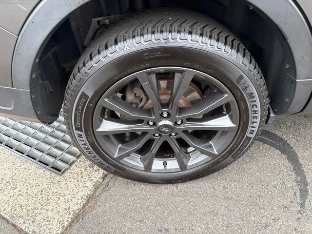 Used 2018 Gray Ford XLT image 32