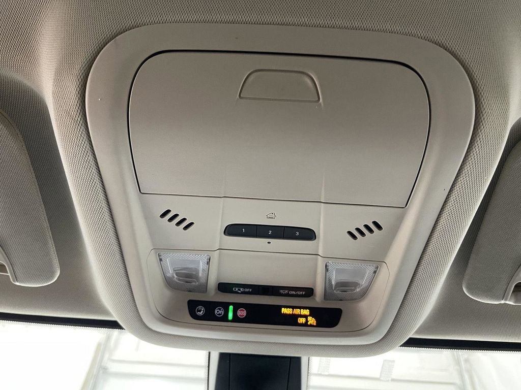 2023 GMC Acadia Denali - Photo 28