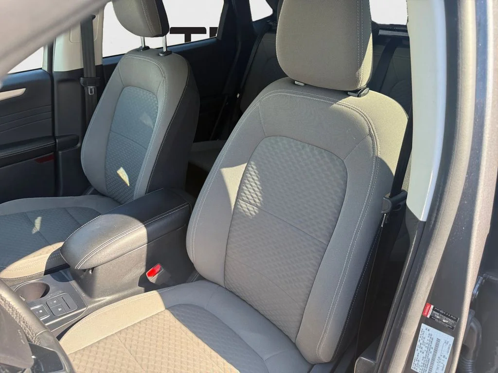 Used 2022 Gray Ford SE image 24