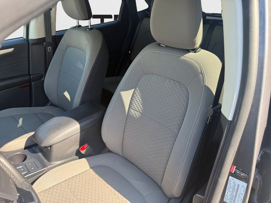 Used 2022 Gray Ford SE image 24