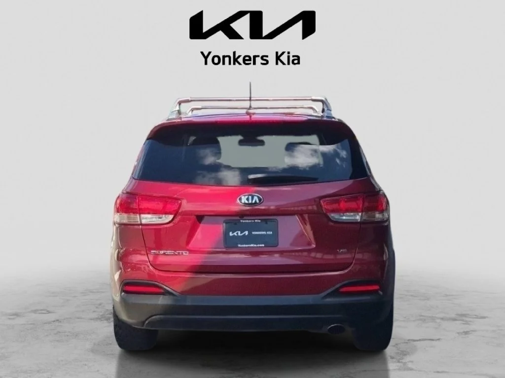 Used 2017 Red Kia LX image 6