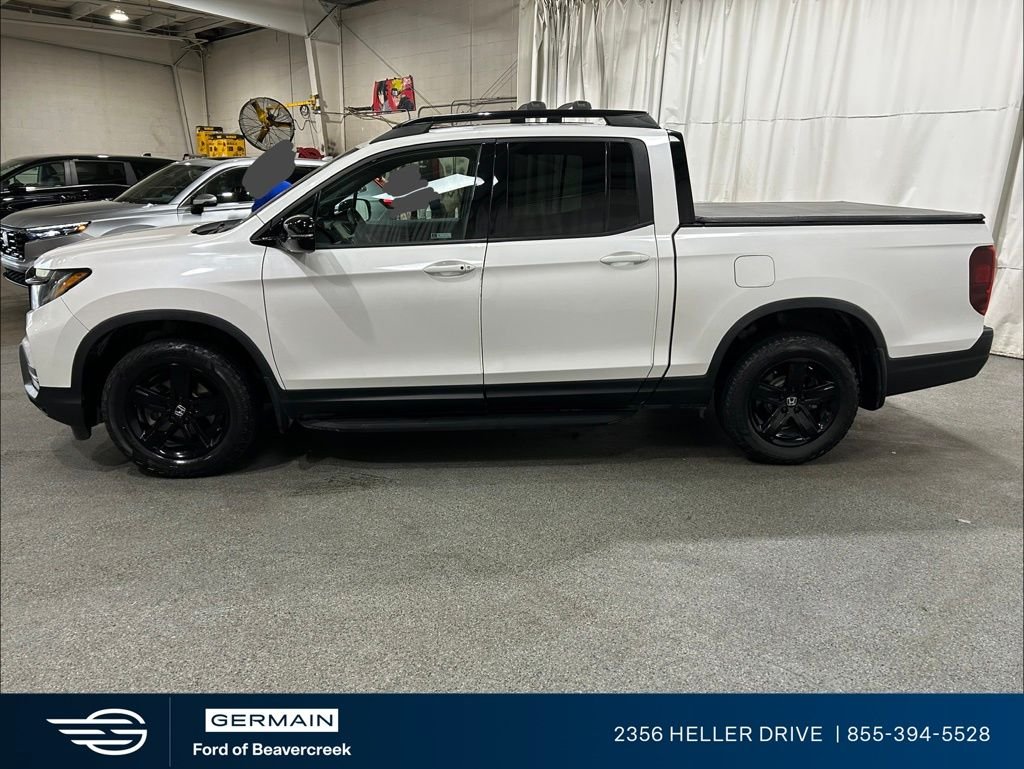 Used 2023 Platinum White Pearl Honda Black Edition image 5
