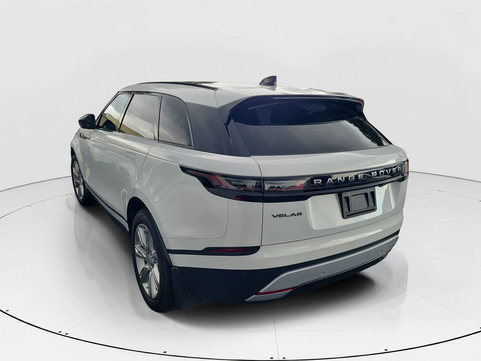 Used 2025  Land Rover S image 5