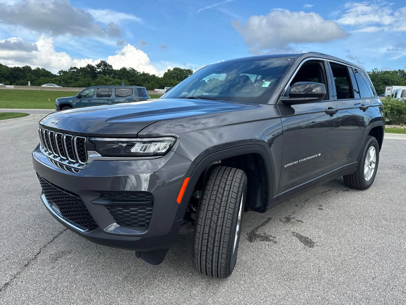 New 2026 Baltic Gray Metallic Clearcoat Jeep Laredo X image 4