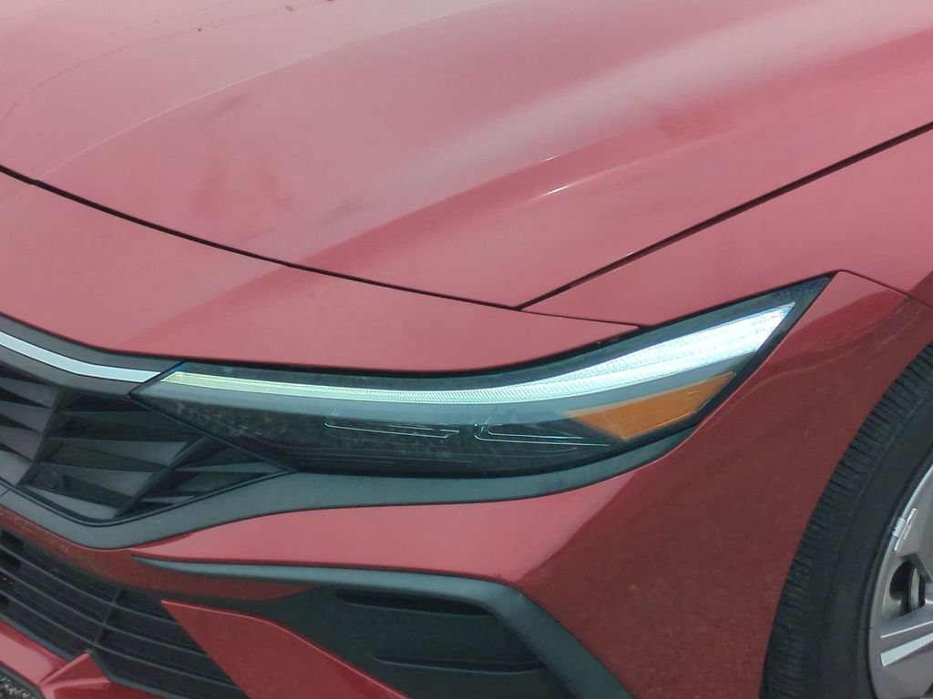 Used 2024 Red Hyundai SE image 10