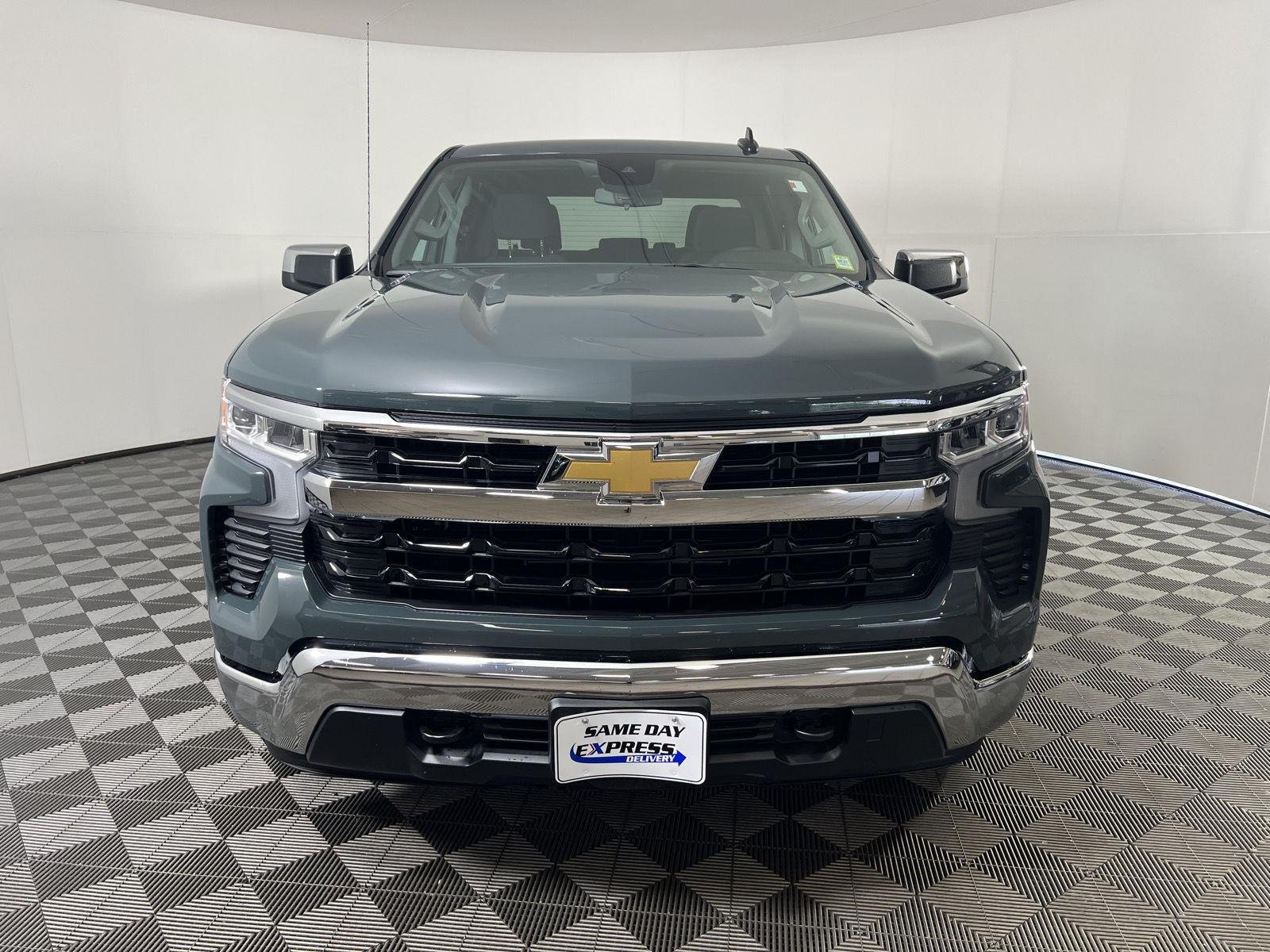 Used 2026 Cypress Gray Chevrolet LT image 8