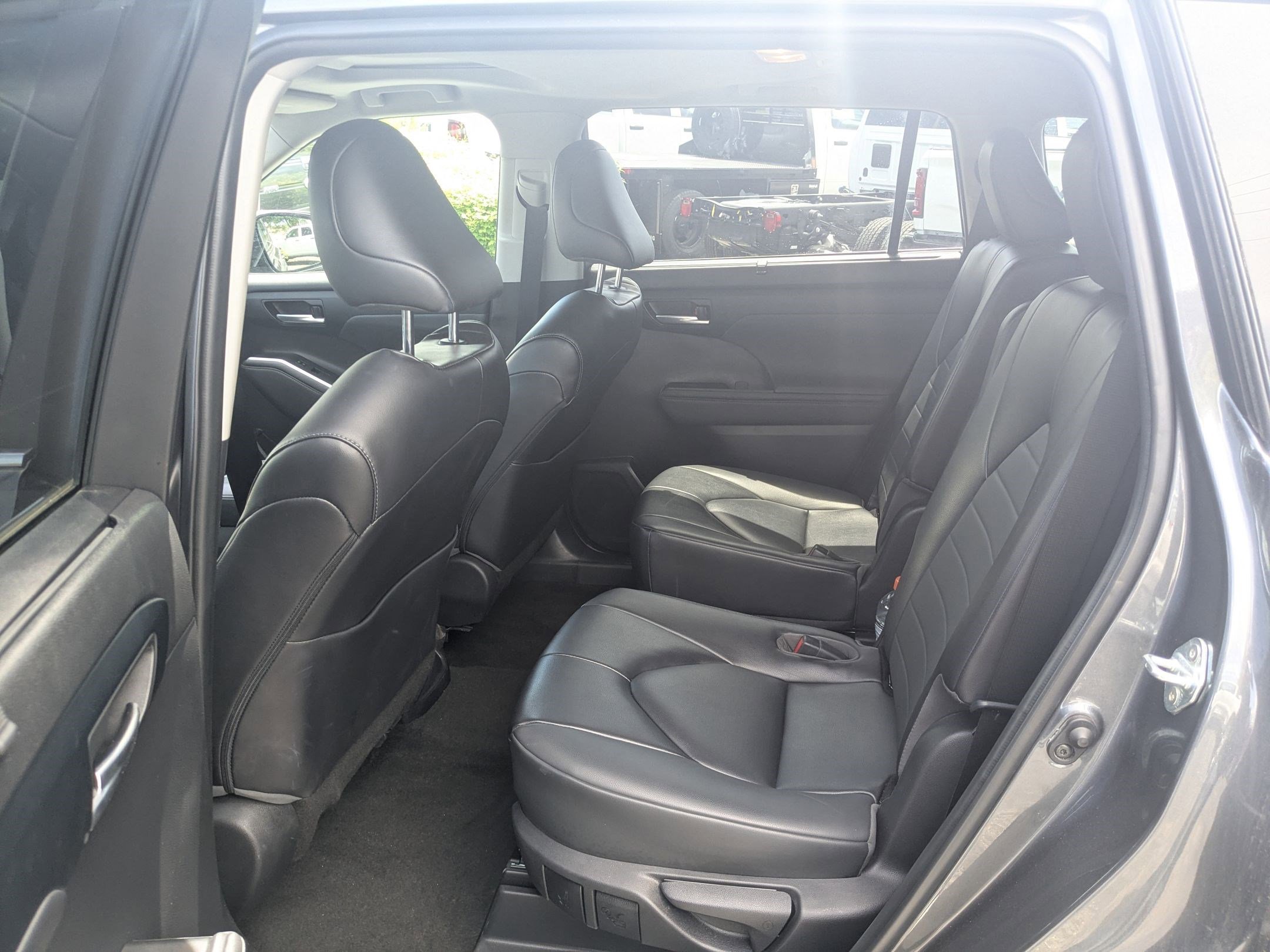 Used 2023 Magnetic Gray Metallic Toyota XLE image 27