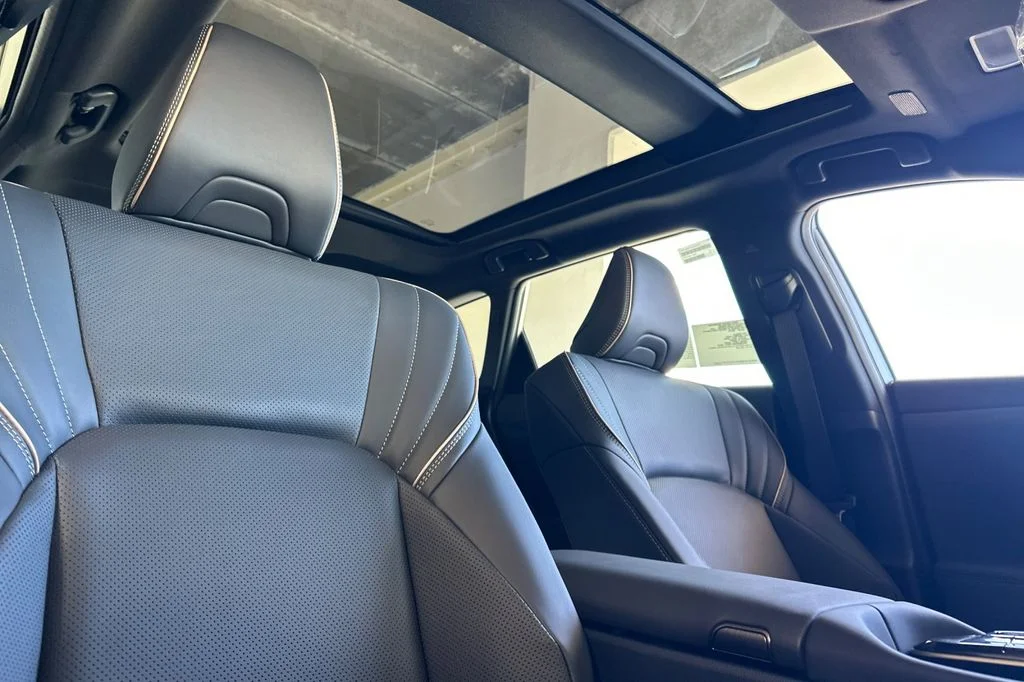 New 2026 Oxygen White <sup>1</sup> Toyota  Limited image 17