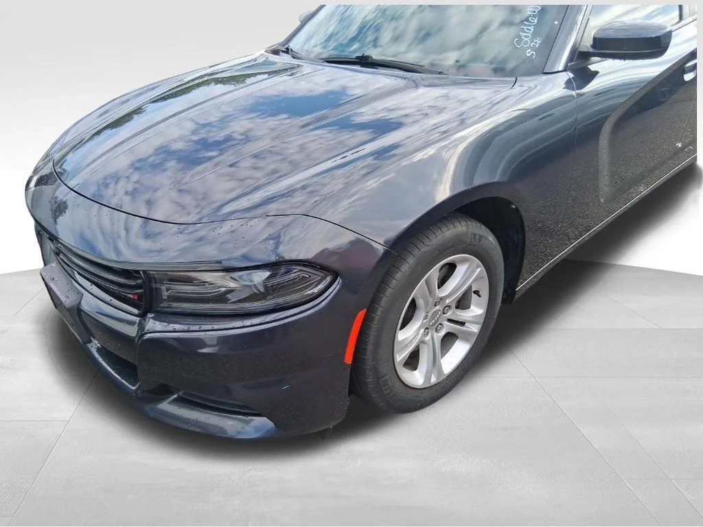 Used 2019 Gray Dodge SXT image 13