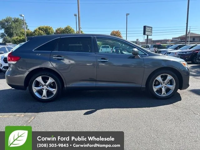 Used 2010 Magnetic Gray Metallic Toyota  image 4