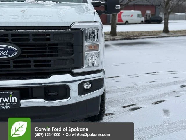 New 2026 Oxford White Ford XL image 7