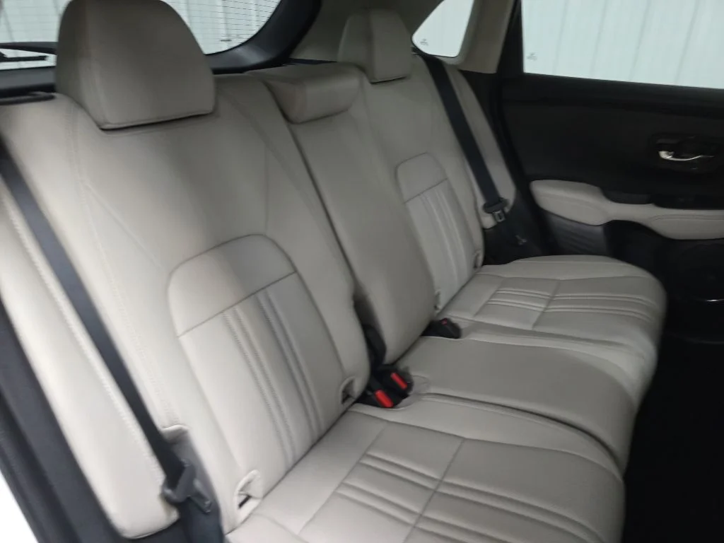 Used 2024 White Honda EX-L image 17