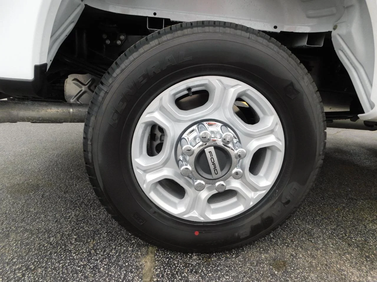 New 2026 Oxford White Ford F-350® XLT image 10