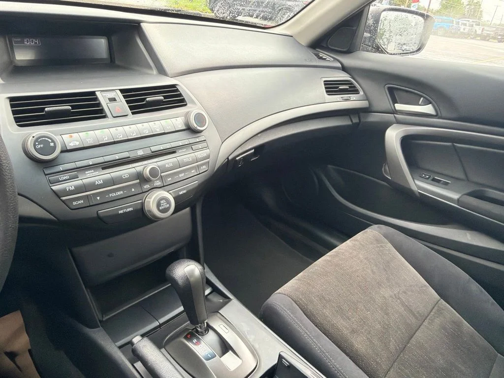 Used 2010  Honda LX-S image 26