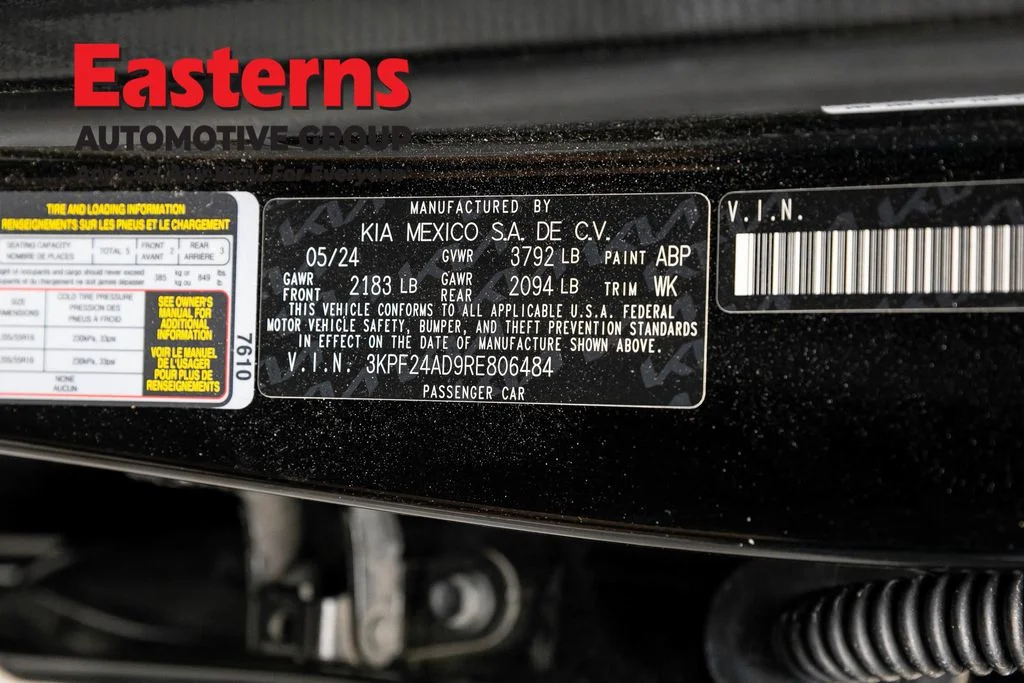 Used 2024 Black Kia LXS image 33