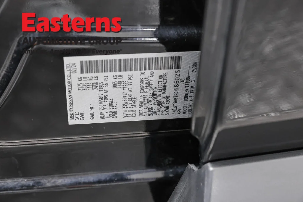 Used 2024 Black Nissan S image 37
