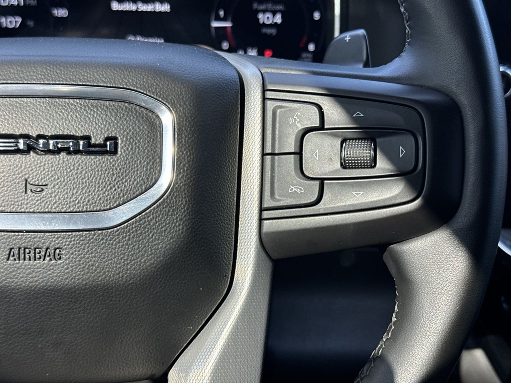 Used 2023 White GMC Denali image 31
