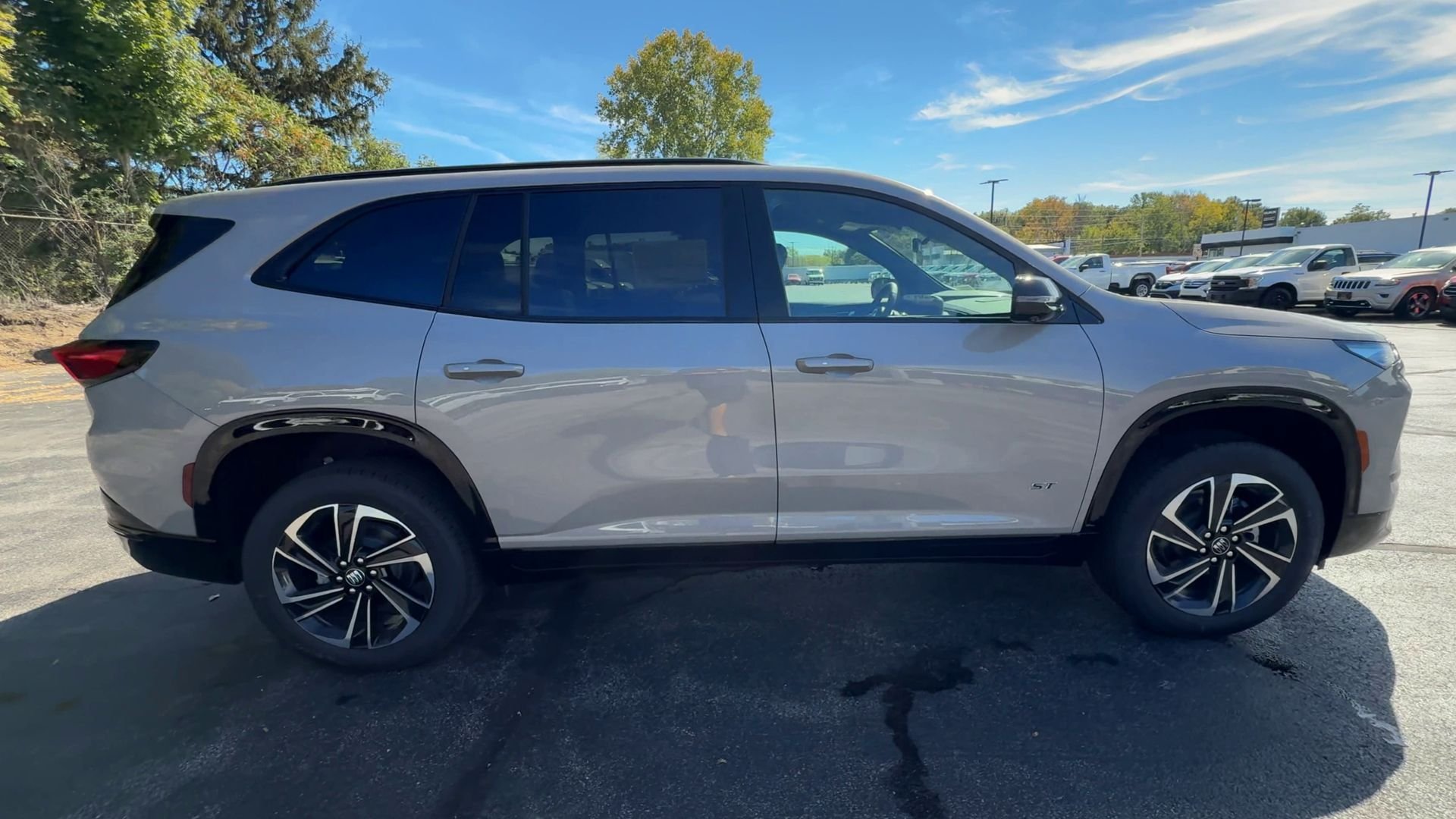 2026 Buick Enclave Sport Touring - Photo 9