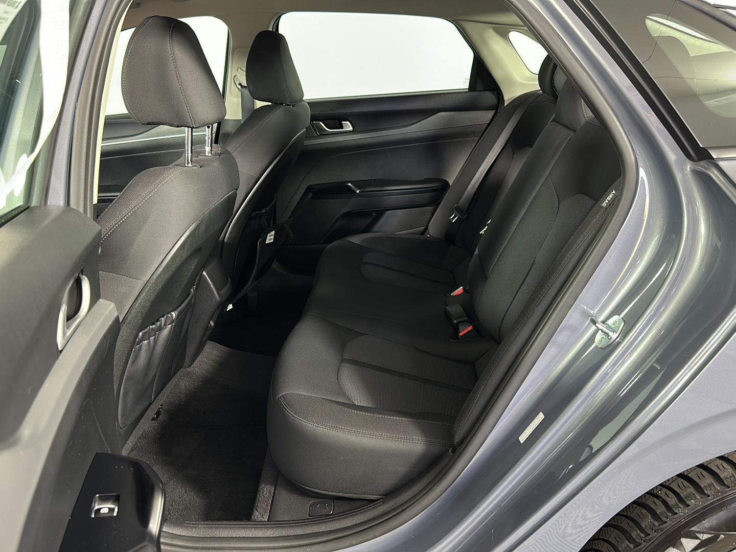 Used 2023 Everlasting Silver Kia LXS image 20