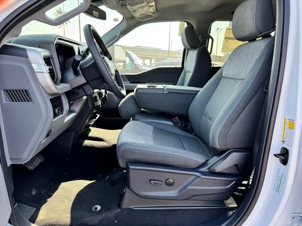 New 2026 Oxford White Ford F-250® XLT image 10