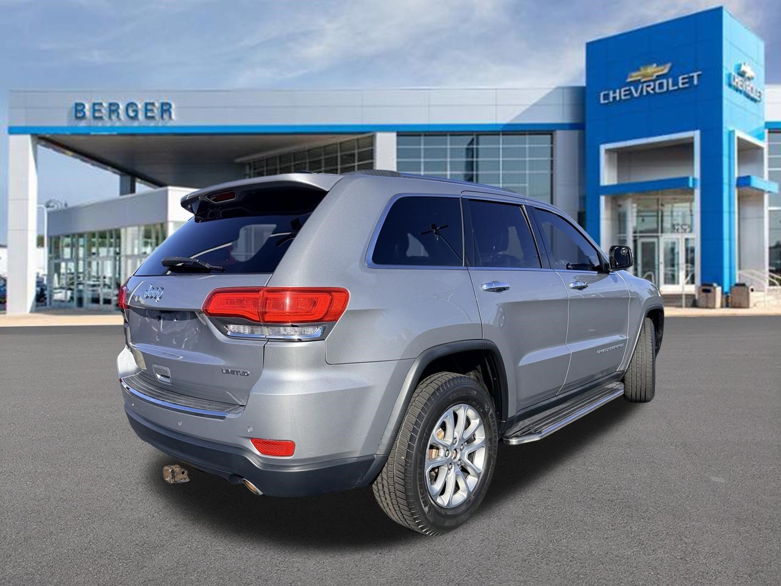 Used 2014 Silver Jeep Limited image 2