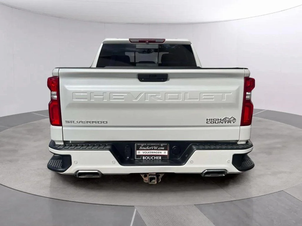Used 2019 Iridescent Pearl Tricoat Chevrolet High Country image 4