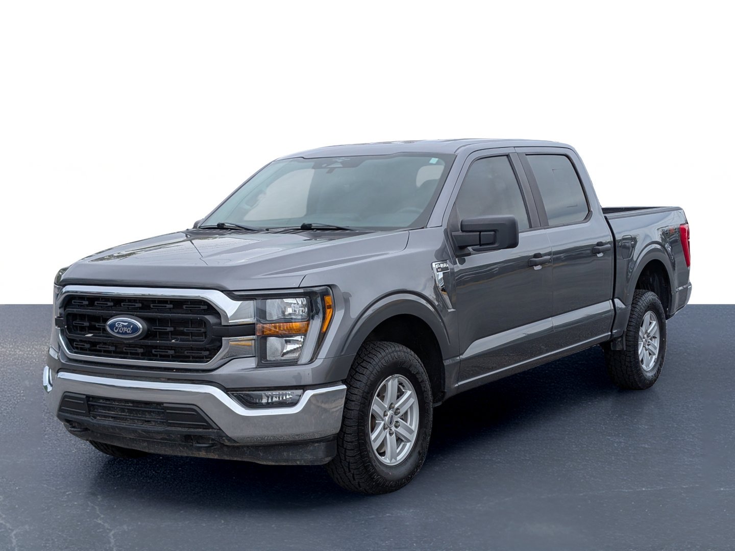 2023 Ford F-150 XLT - Photo 2